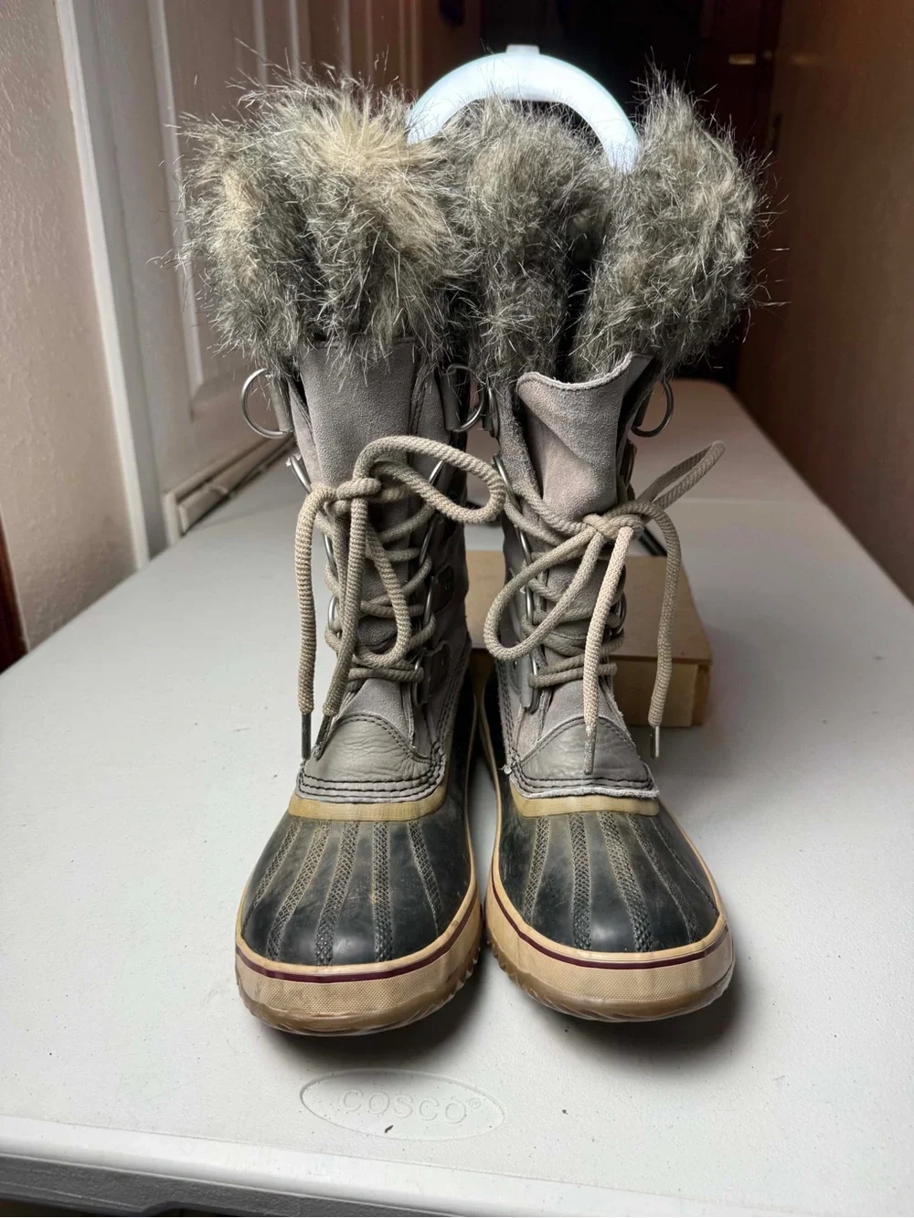 Sorel Joan of Arctic Boots Women, Size US 9/ EUR 40 Quarry/ Black Winter Boots